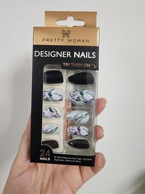Designer Press-On Nails - Marble & Black
